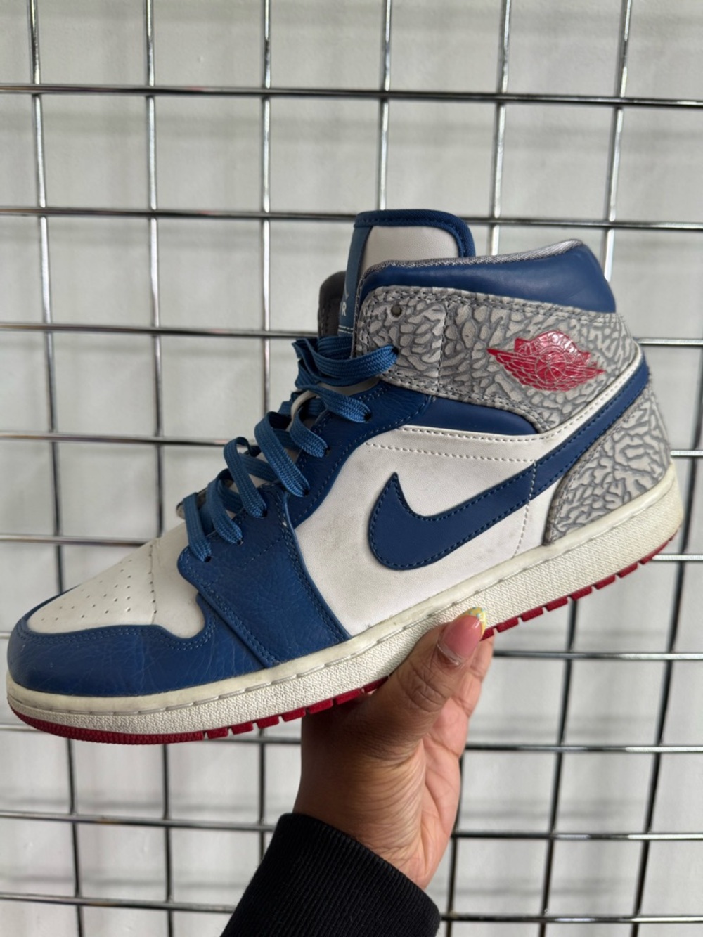 Nike Air Jordan 1 Mid True Blue 554724-107 Men Size 13 White Blue Red Sneaker